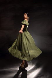 En Pointe Elegance